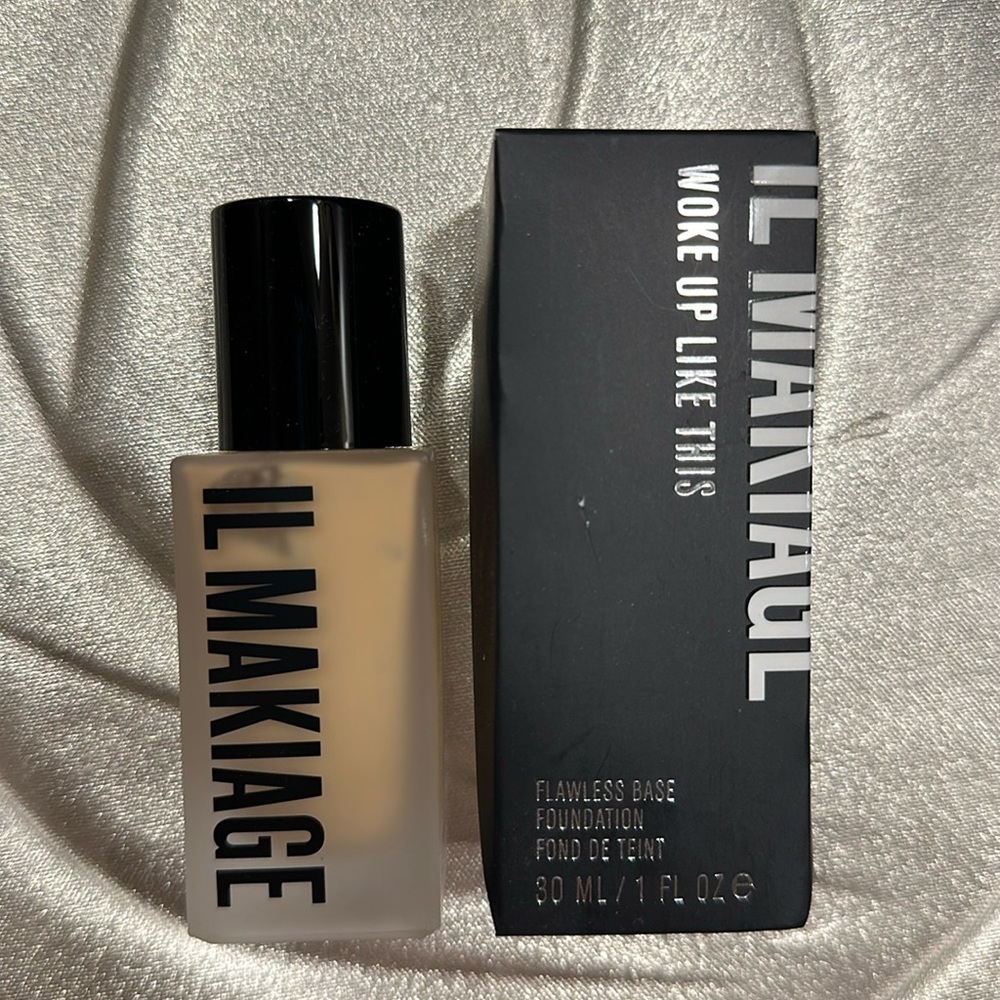 IL MAKIAGE WOKE UP LIKE THIS Flawless Base Foundation. New in box!